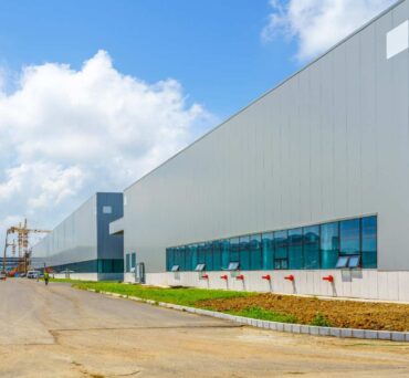 Industrial Real Estate in Dubai: Why Warehouses and Logistics Properties Are Growing Investments